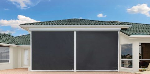 2025 Storm Catcher Screen white track black screen on beige house